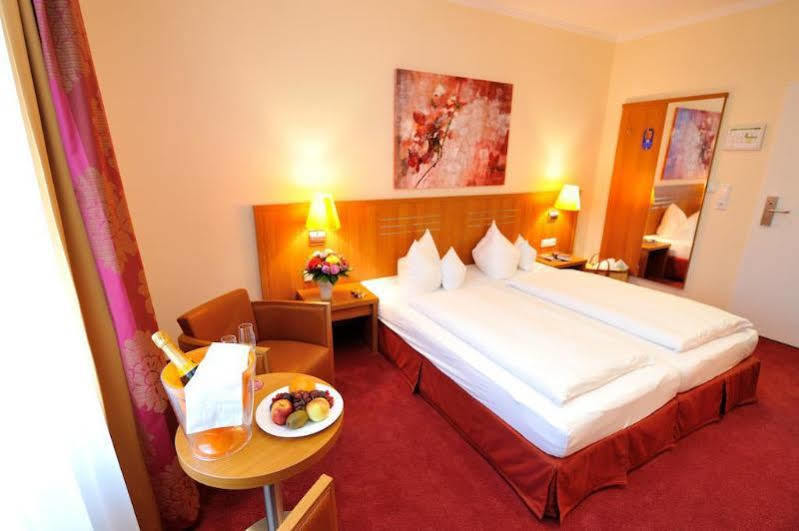 Hotel Vis A Vis Lindau  Luaran gambar
