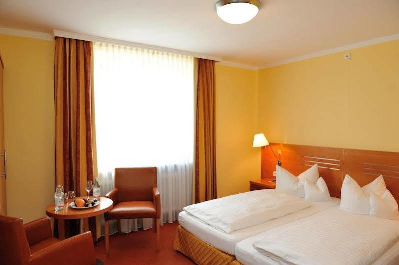 Hotel Vis A Vis Lindau  Luaran gambar