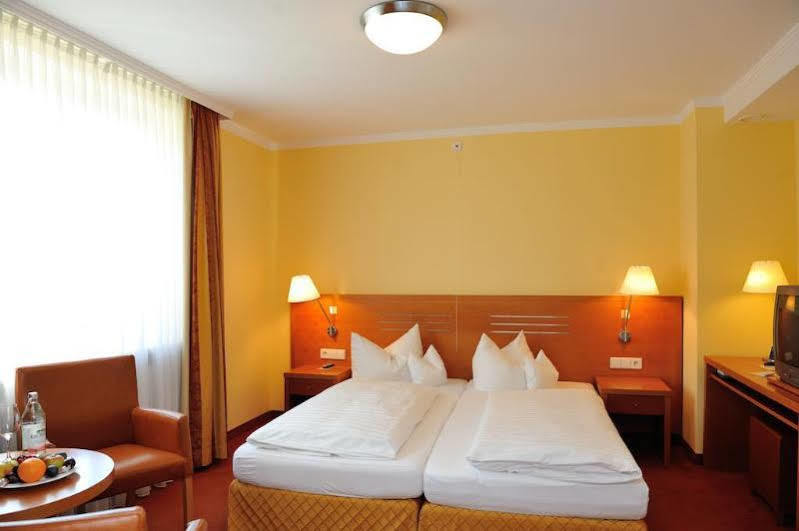 Hotel Vis A Vis Lindau  Luaran gambar