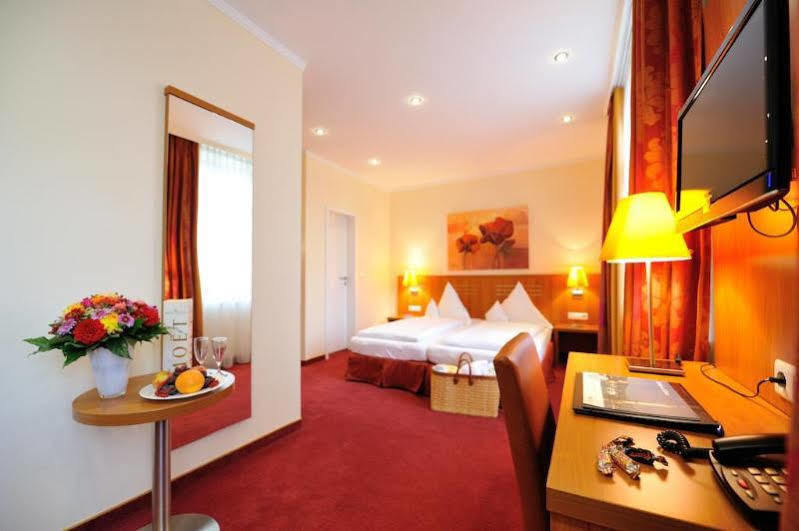 Hotel Vis A Vis Lindau  Luaran gambar